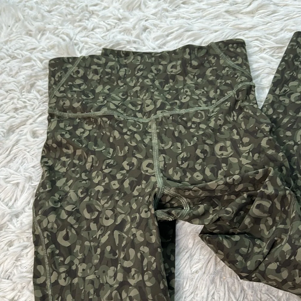 Lululemon Base Pace High-Rise Crop 23